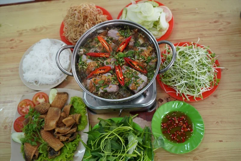 Đến Vũng Tàu, không thể quên thưởng thức món lẩu cá đuối thơm ngon