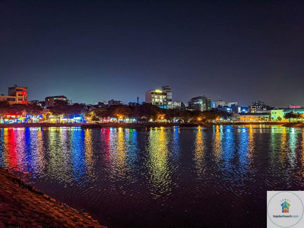 Hồ Đền Lừ