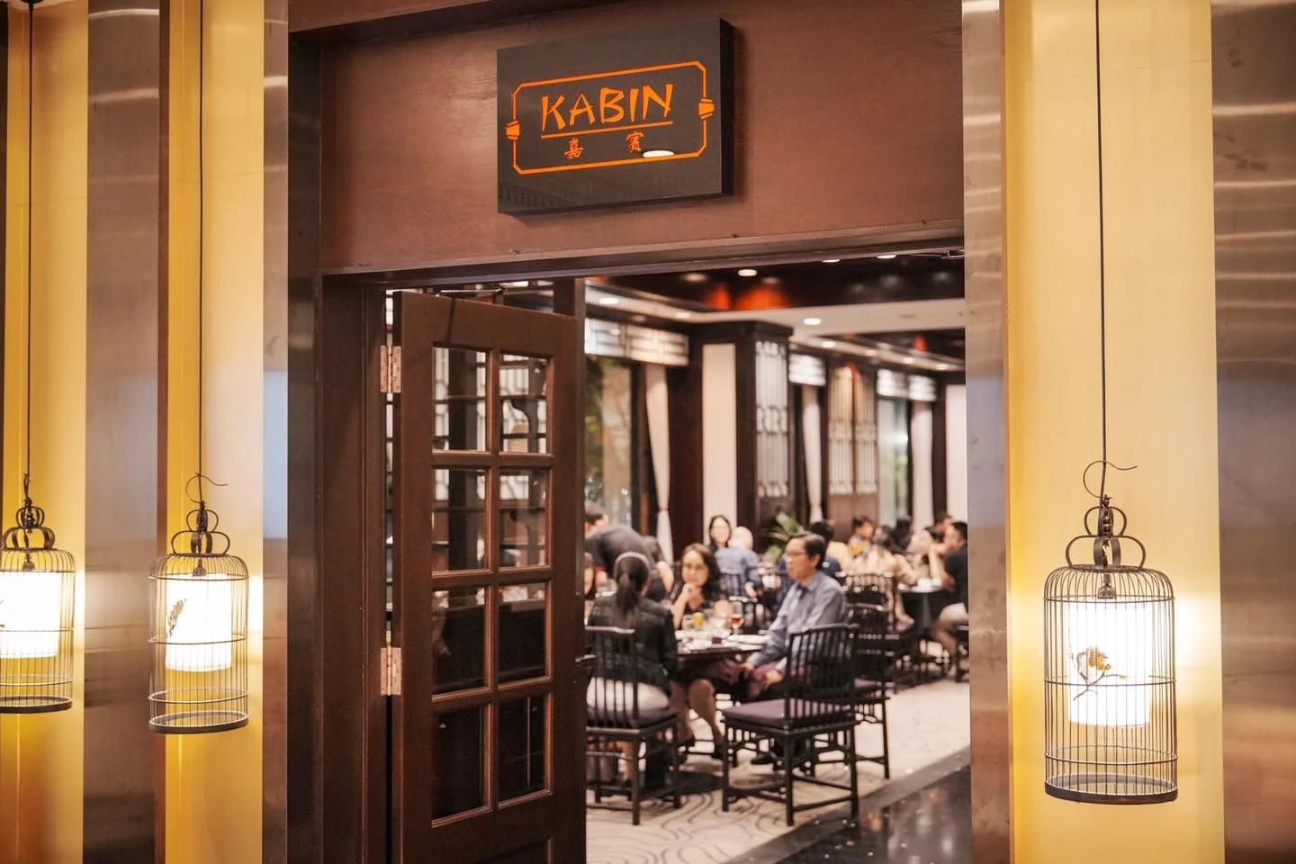 Top 10 nhà hàng buffet Sài Gòn sang chảnh được thực khách săn đón -  iVIVU.com