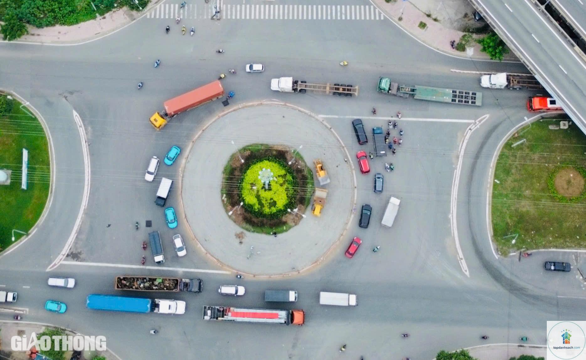 Vòng xoay Phú Hữu