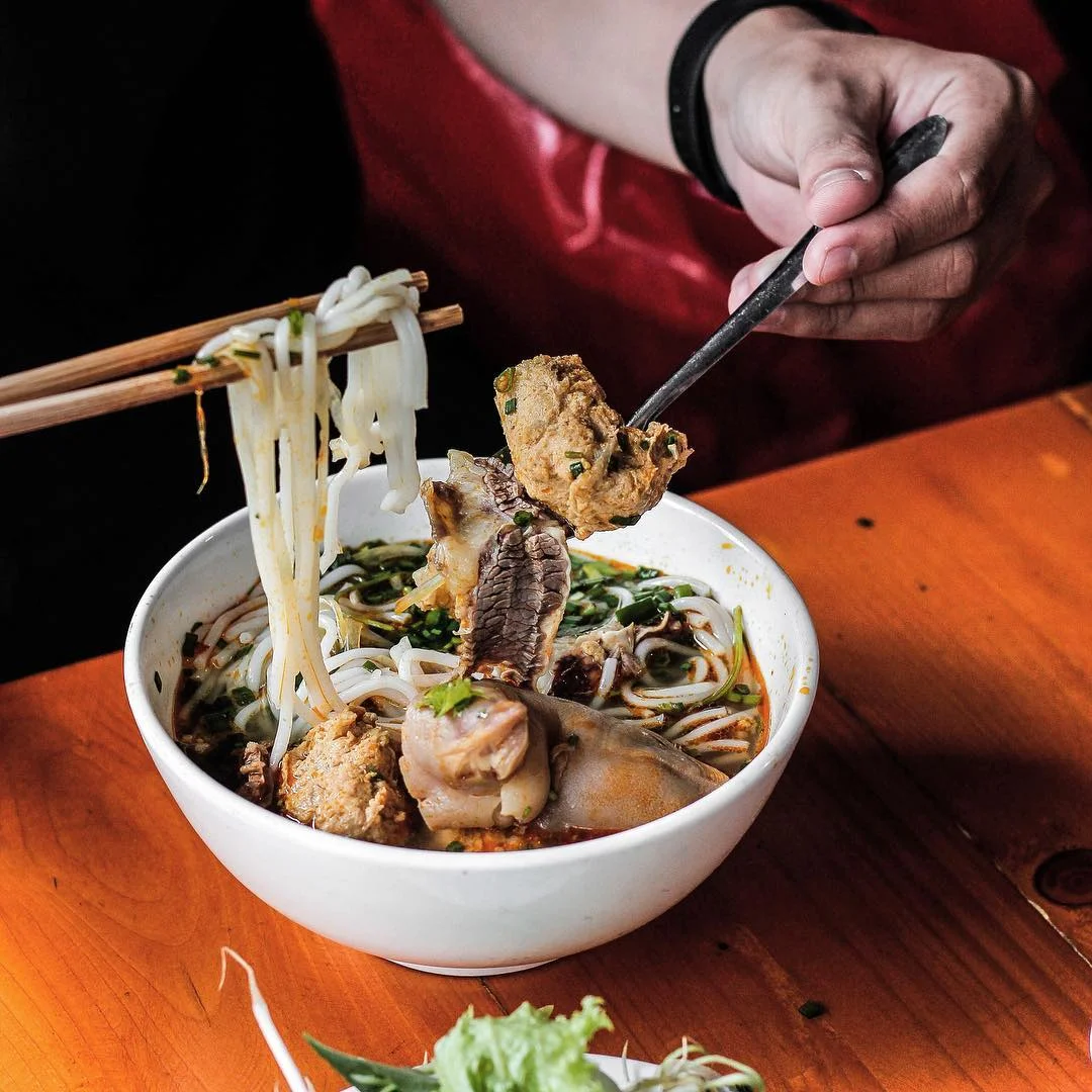 Top 10 quán bún bò Huế ngon ở Sài Gòn chuẩn vị, ngon nức tiếng