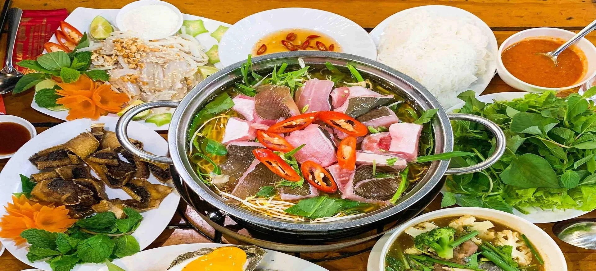 Lẩu cá đuối Vũng Tàu: Top 11 quán ngon & cách nấu chuẩn vị – VinWonders