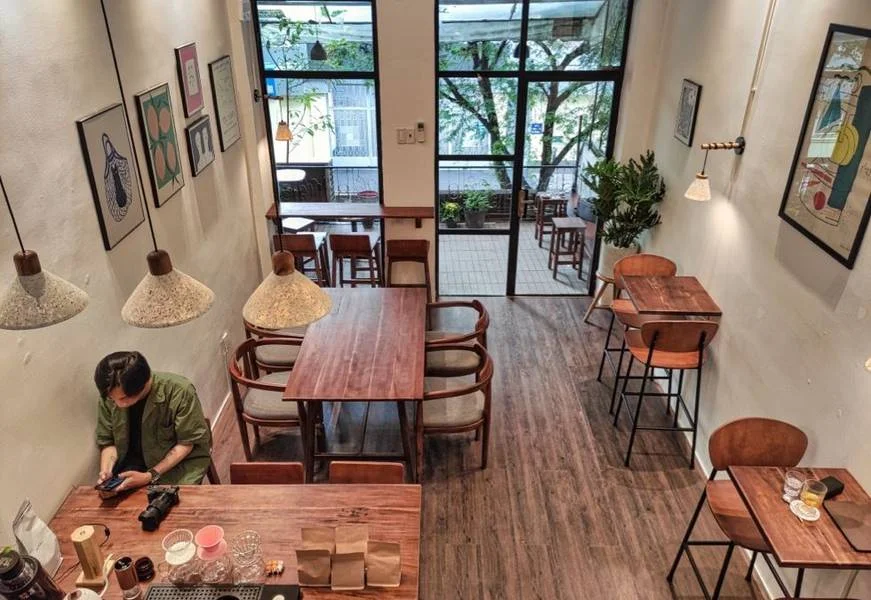 10 quán cafe yên tĩnh quận 1 - chốn thư giãn và làm việc lý tưởng