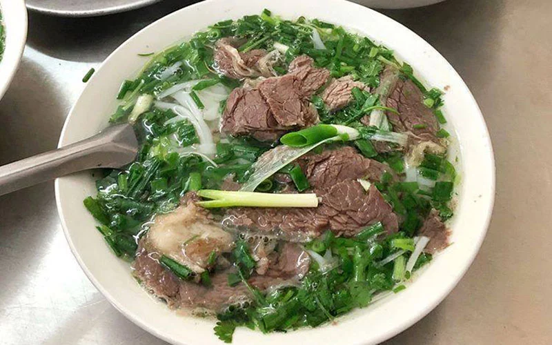 Top 10 quán phở ngon trứ danh khắp Sài Gòn mà bạn nên ăn thử một lần