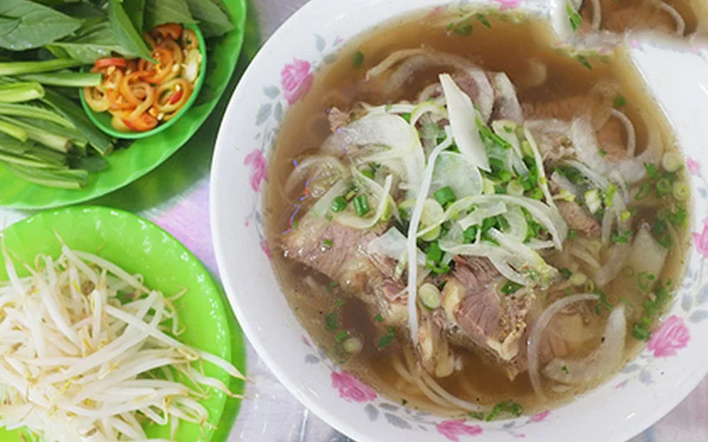 Top 10 quán phở ngon trứ danh khắp Sài Gòn mà bạn nên ăn thử một lần