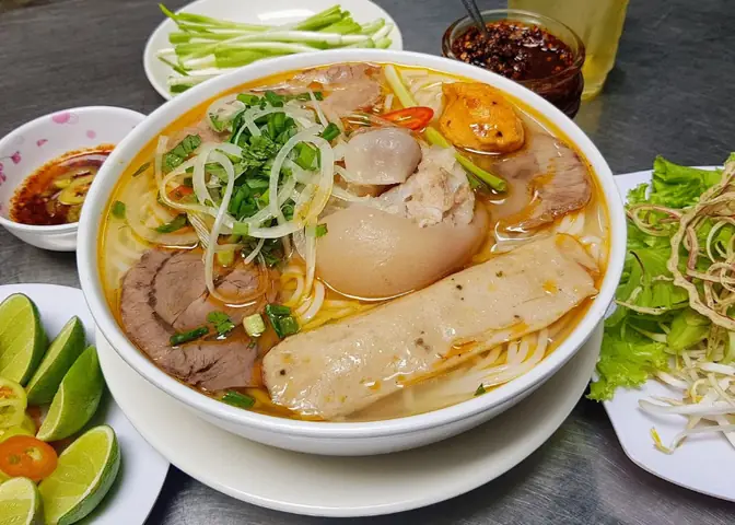 Top 10 Quán Bún Bò Huế Ngon Nhất Ở Sài Gòn Dành Cho Tín Đồ Ẩm Thực - Khu du lịch Bửu Long