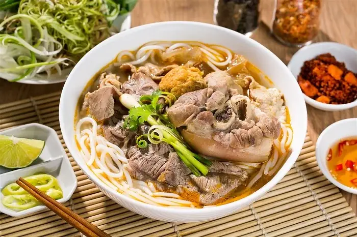 Top 10 Quán Bún Bò Huế Ngon Nhất Ở Sài Gòn Dành Cho Tín Đồ Ẩm Thực - Khu du lịch Bửu Long