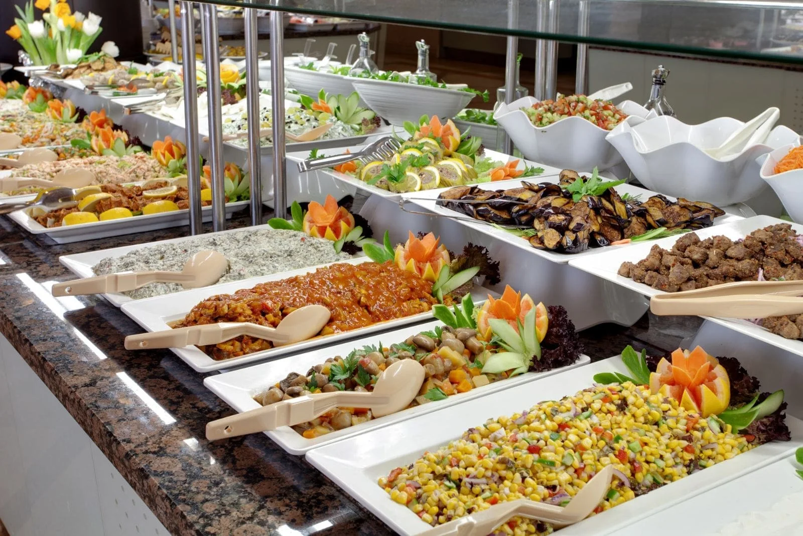 BUFFET LÀ GÌ? TOP 10 NHÀ HÀNG BUFFET NGON RẺ Ở TP.HCM