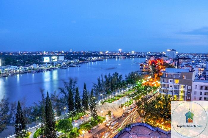 Bến Ninh Kiều - Hình 1