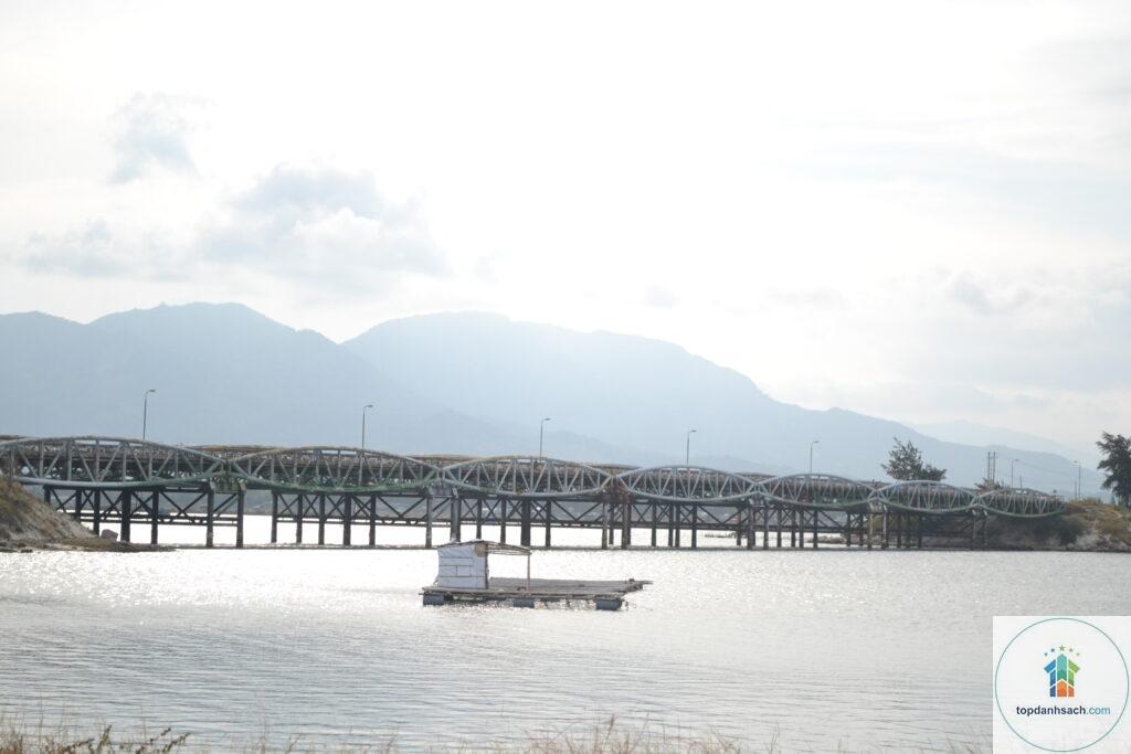 Cầu Long Hồ