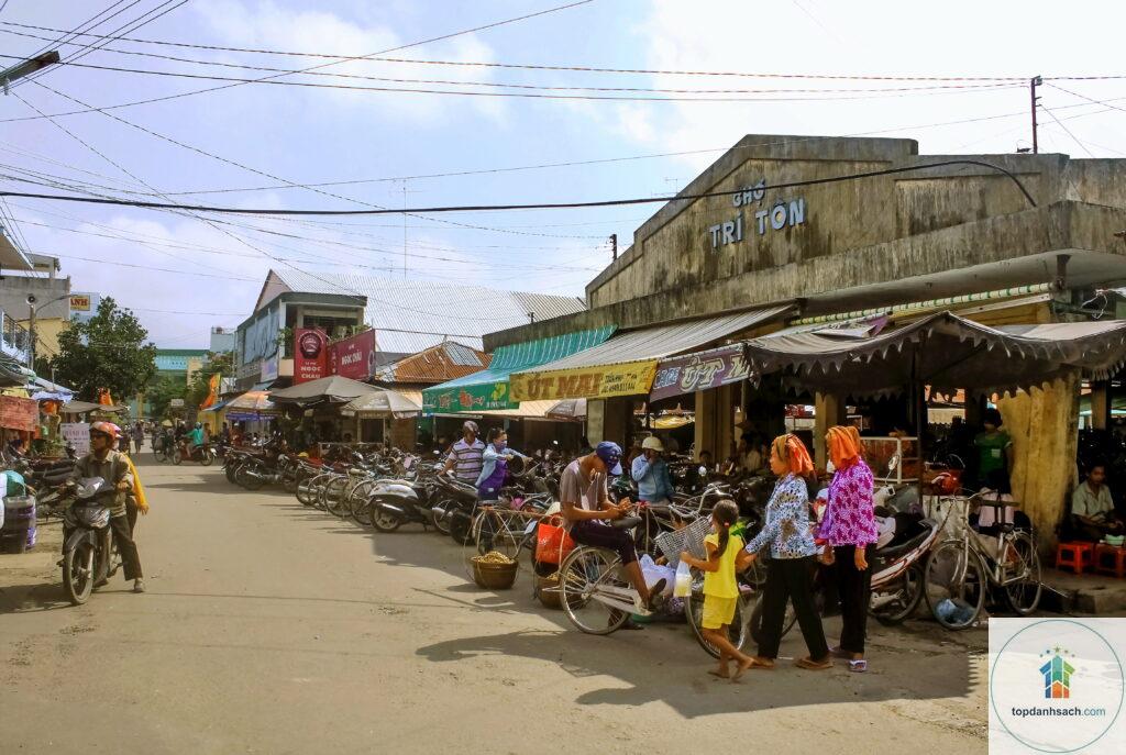 Chợ Tri Tôn