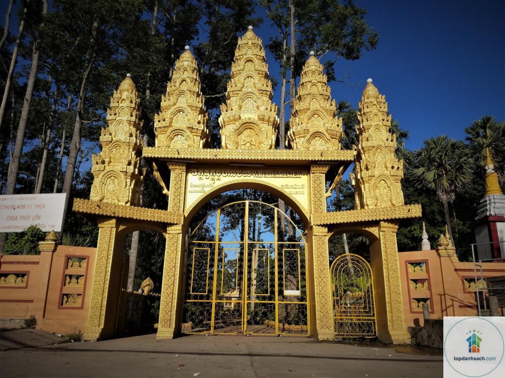 Chùa Phật Lớn Hòn Đất