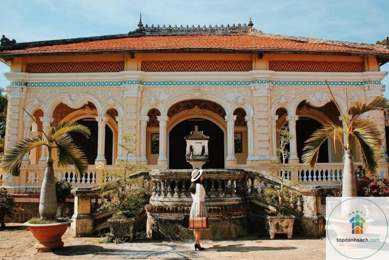 Khu du lịch Nhà Xưa Cai Cường