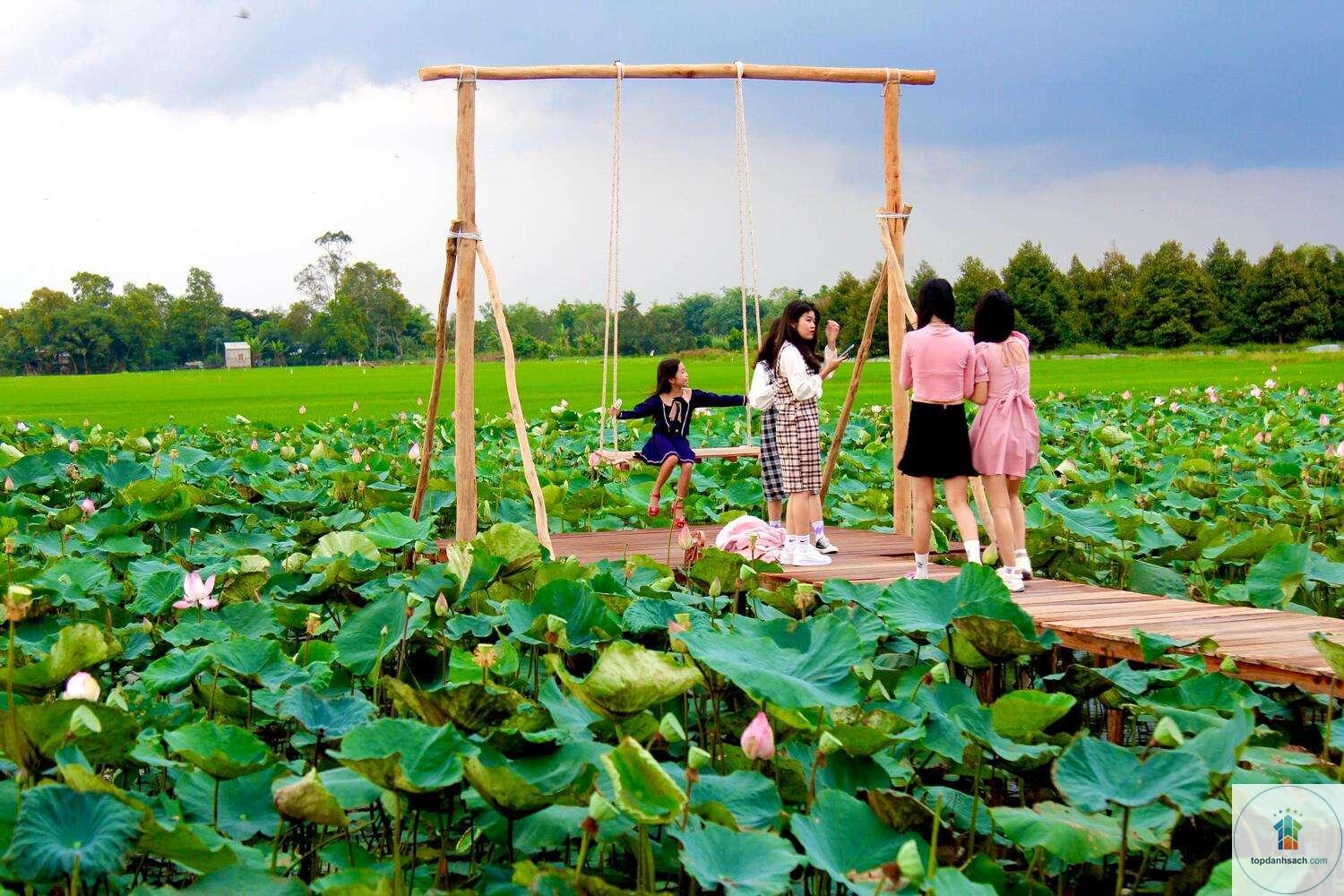 Khu du lịch Sinh thái Đồng Sen - Hình 1