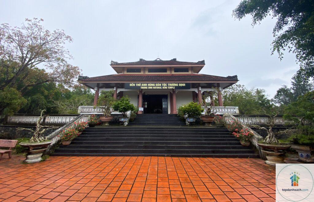 Khu tưởng niệm Anh hùng Trương Định