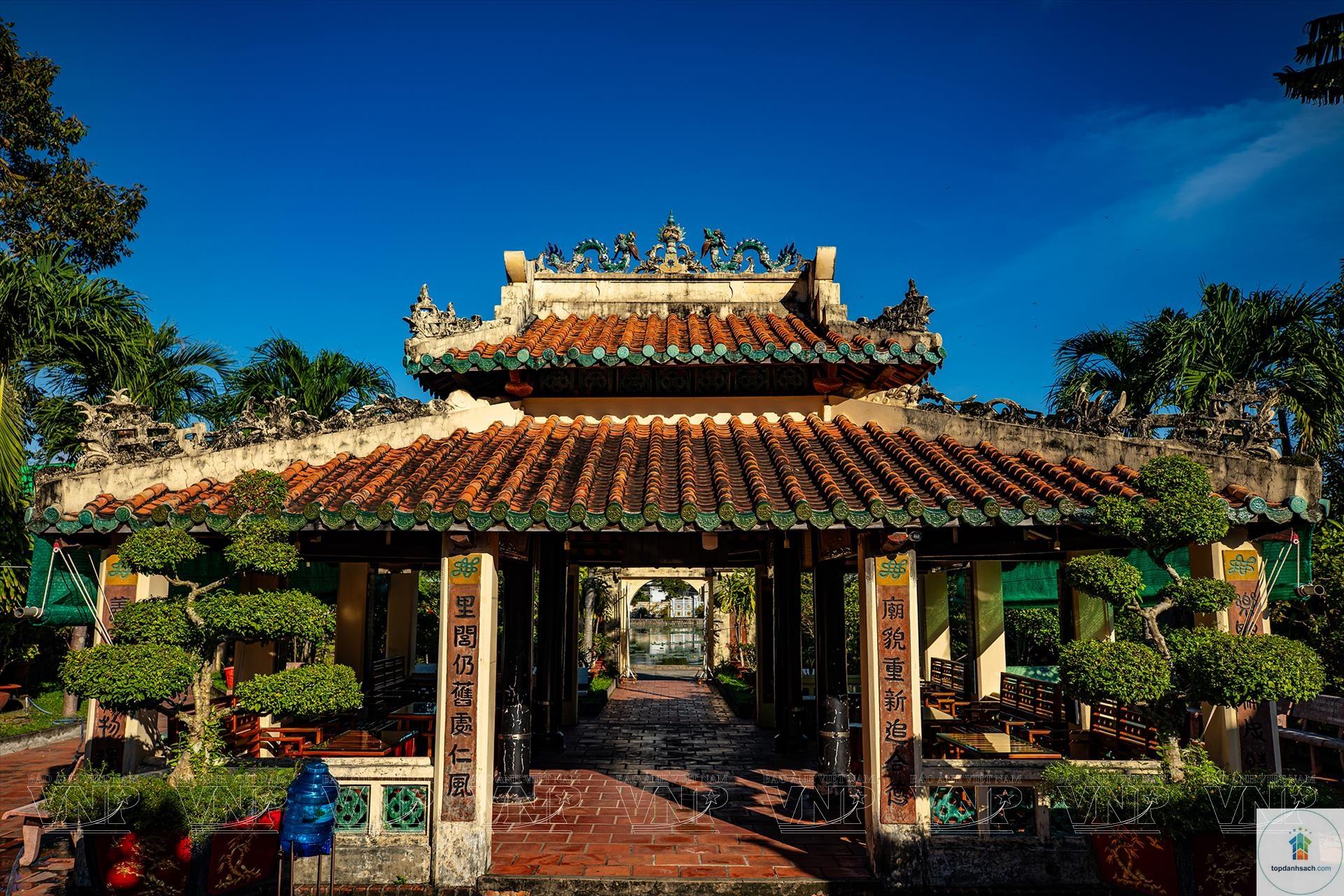 Lăng Mạc Cửu - Hình 1