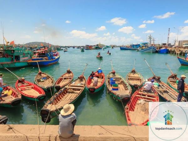 Làng chài Hàm Ninh