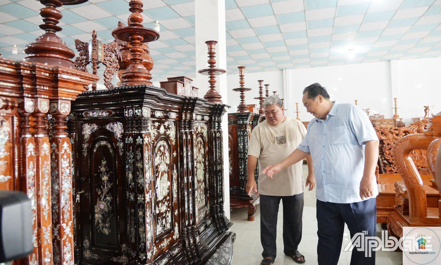 Làng nghề đóng tủ thờ Gò Công - Hình 1