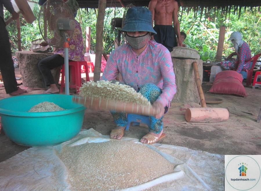 Làng nghề làm cốm dẹp Sóc Trăng - Hình 2