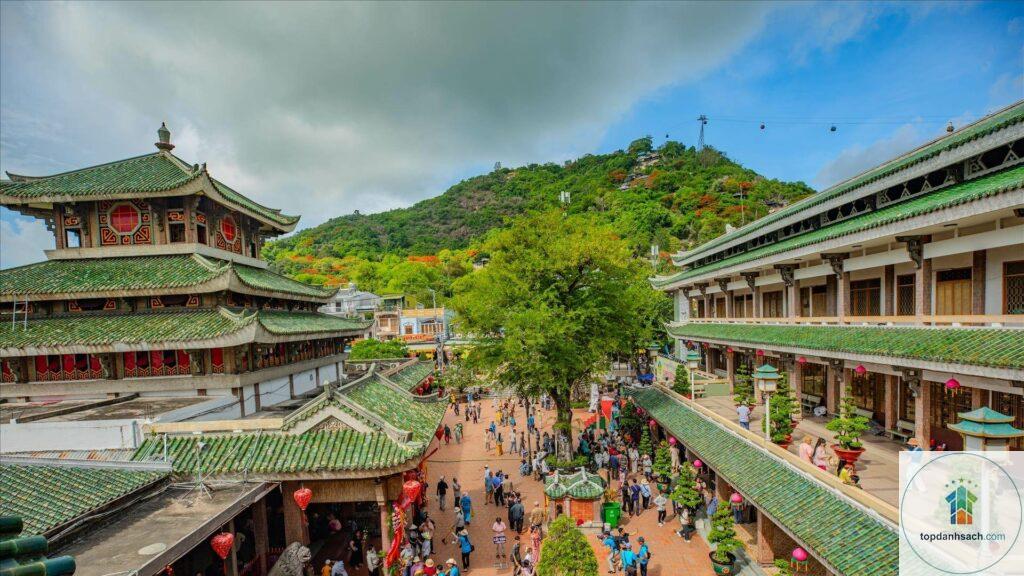 Miếu Bà Chúa Xứ Núi Sam
