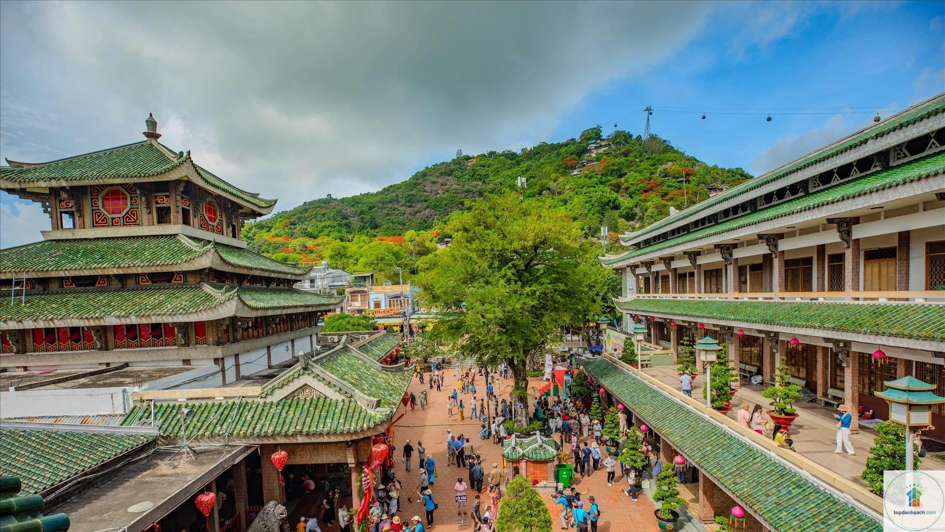 Miếu Bà Chúa Xứ Núi Sam - Hình 1