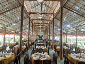 Quán ăn Cồn Phụng