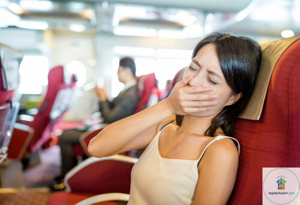 kinh nghiệm đi tàu không bị say - Hình 2